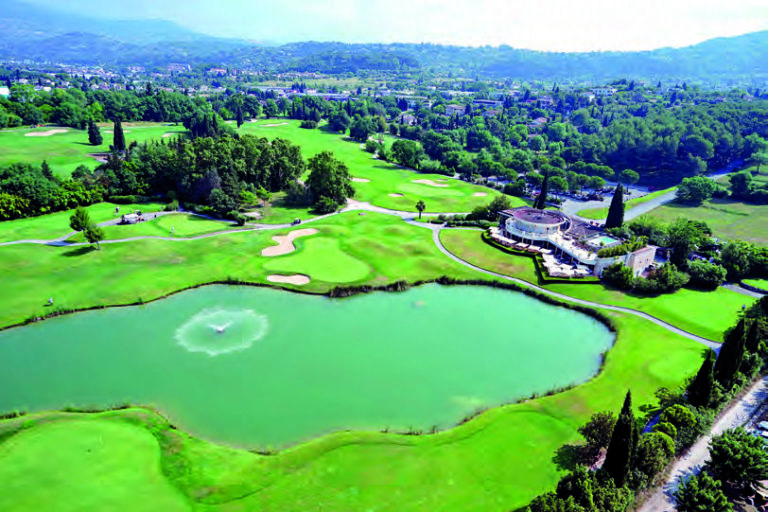 GOLF DE SAINT-DONAT -Un golf, un site enchanteur