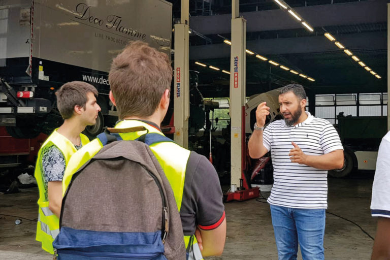 DES DEMANDEURS D’EMPLOI EN IMMERSION CHEZ AZUR TRUCKS