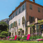 GRASSE : FLEURS EN TÊTE